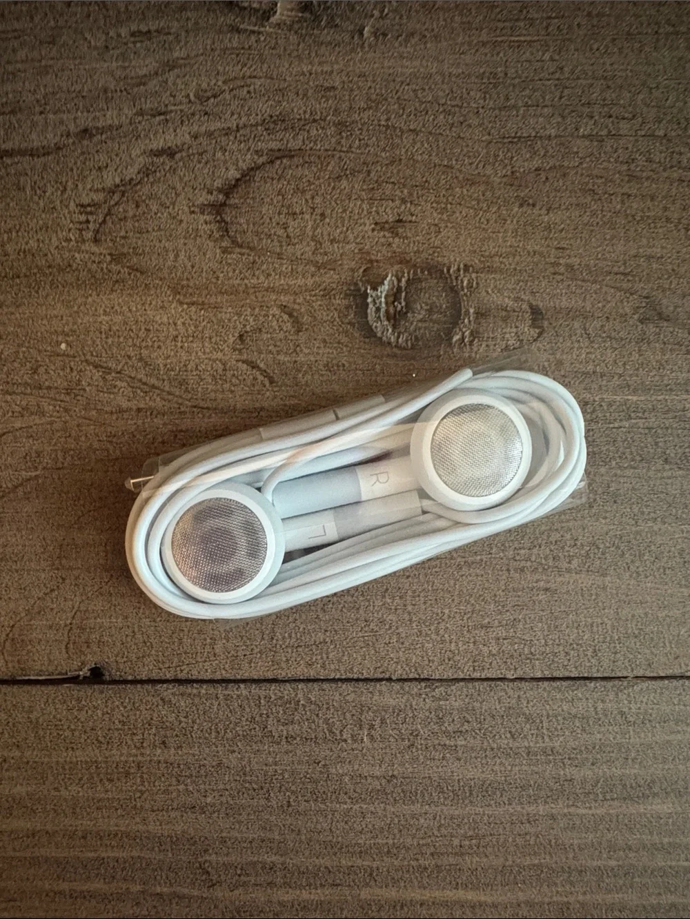Apple Earbuds with 3.5mm Jack